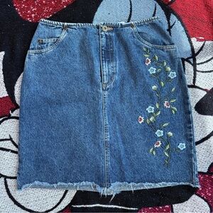 VINTAGE 90s LIZ CLAIBORNE DENIM BLUE EMBROIDERED FLOWER SKIRT SIZE 4 SMALL